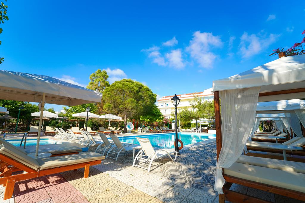 Hotel Summery 3 *
