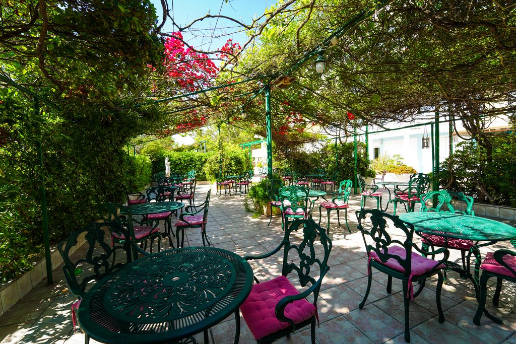 Hotel Summery 3 *