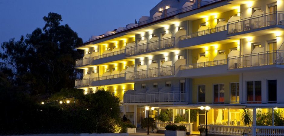 Hotel Summery 3 *