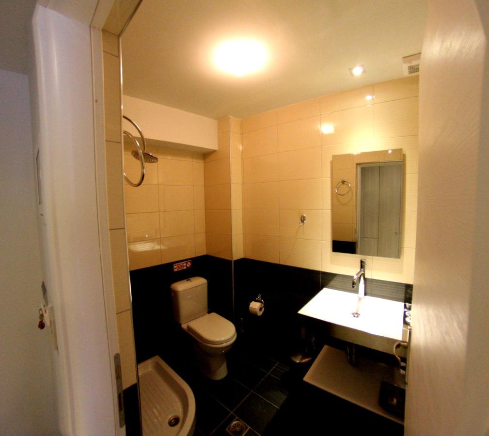 Aura Boutique Hotel 3 *