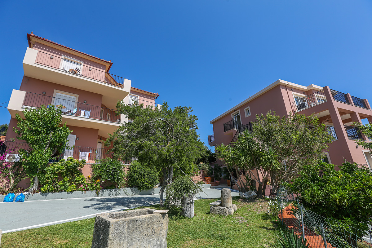 Pelagos Apartments 2 *