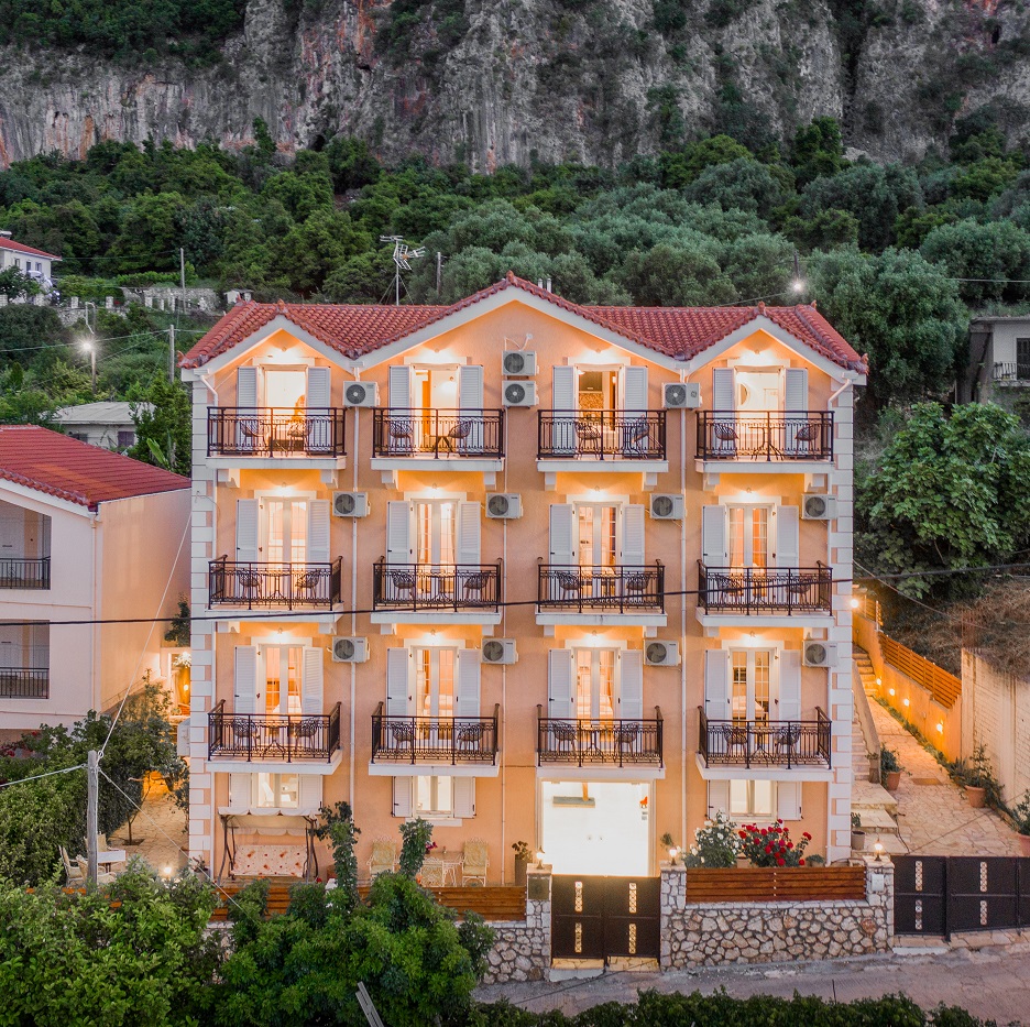 Stellatos House 4 *