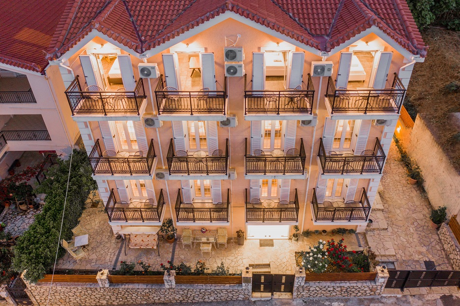 Stellatos House 4 *