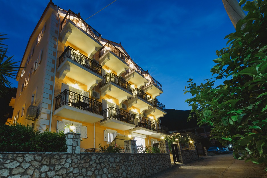 Stellatos House 4 *