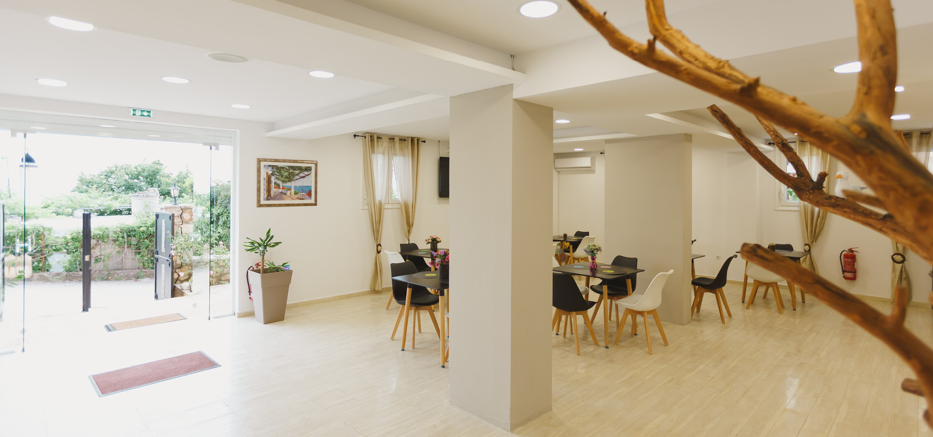 Stellatos House 4 *