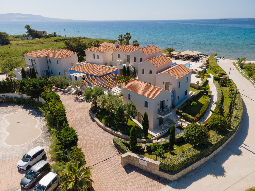 Costa Rossa 4 *