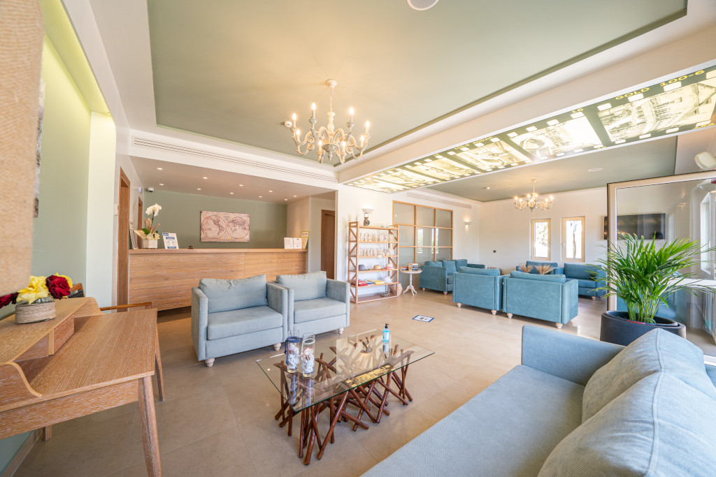 Costa Rossa 4 *
