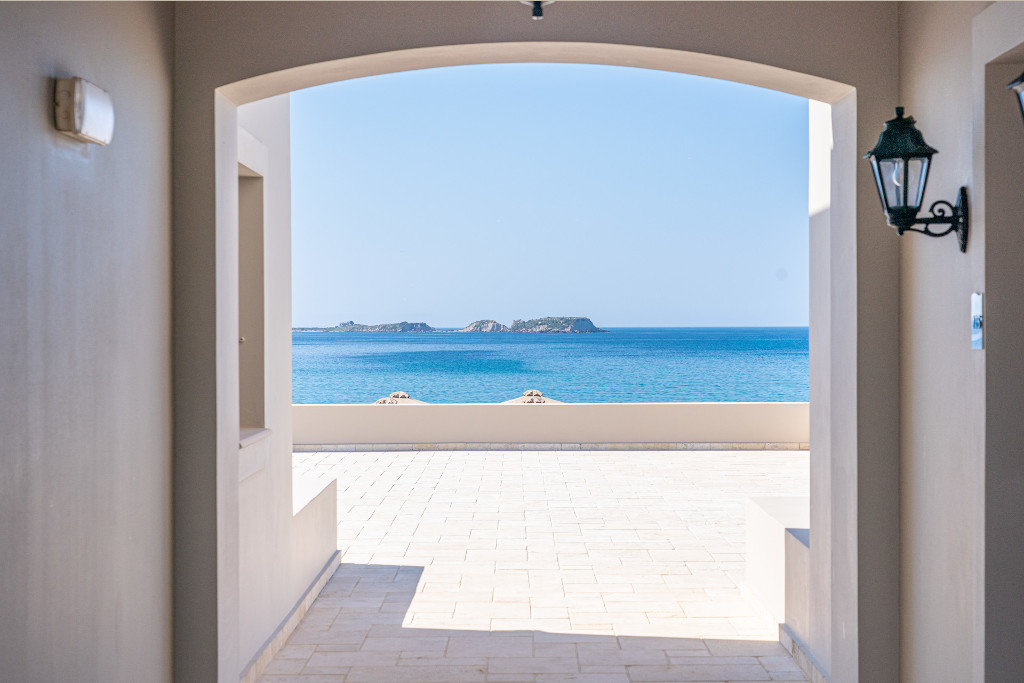 Costa Rossa 4 *