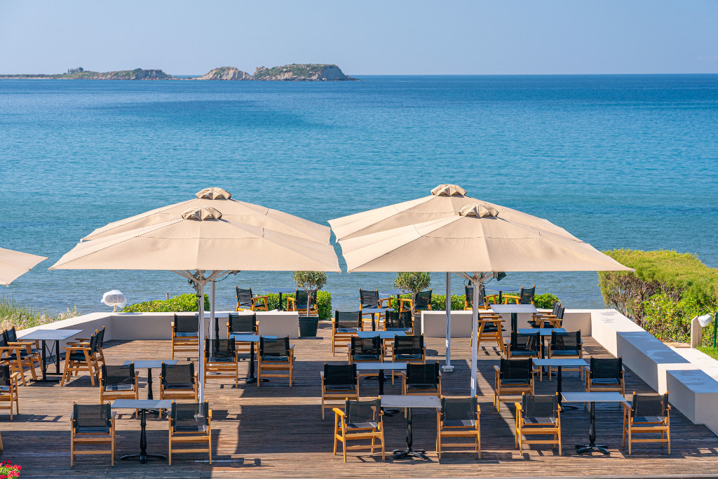 Costa Rossa 4 *