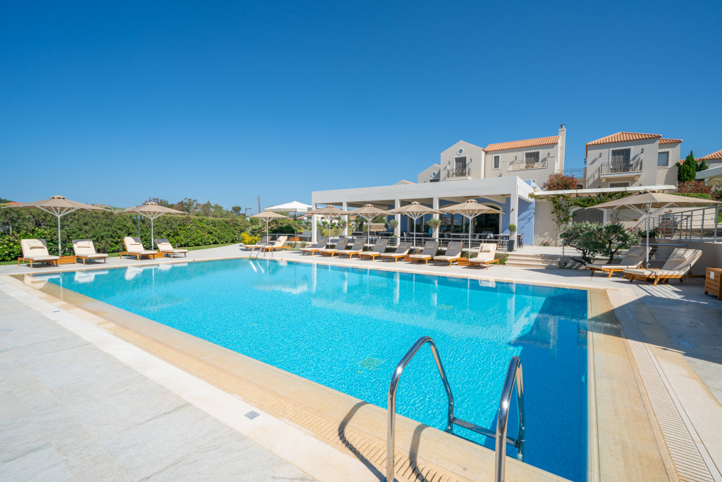 Costa Rossa 4 *