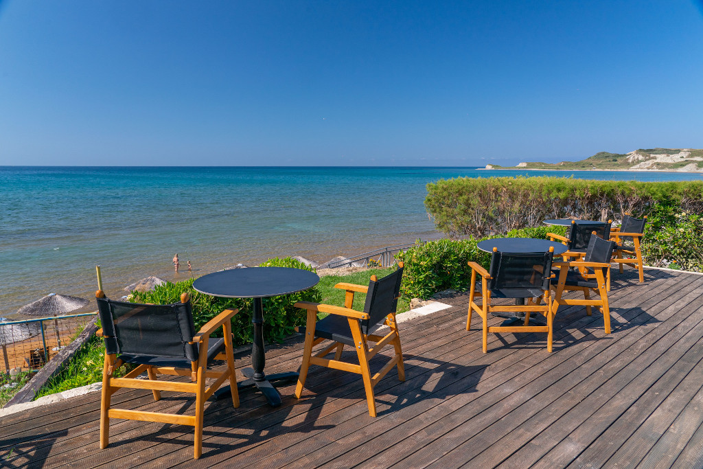 Costa Rossa 4 *