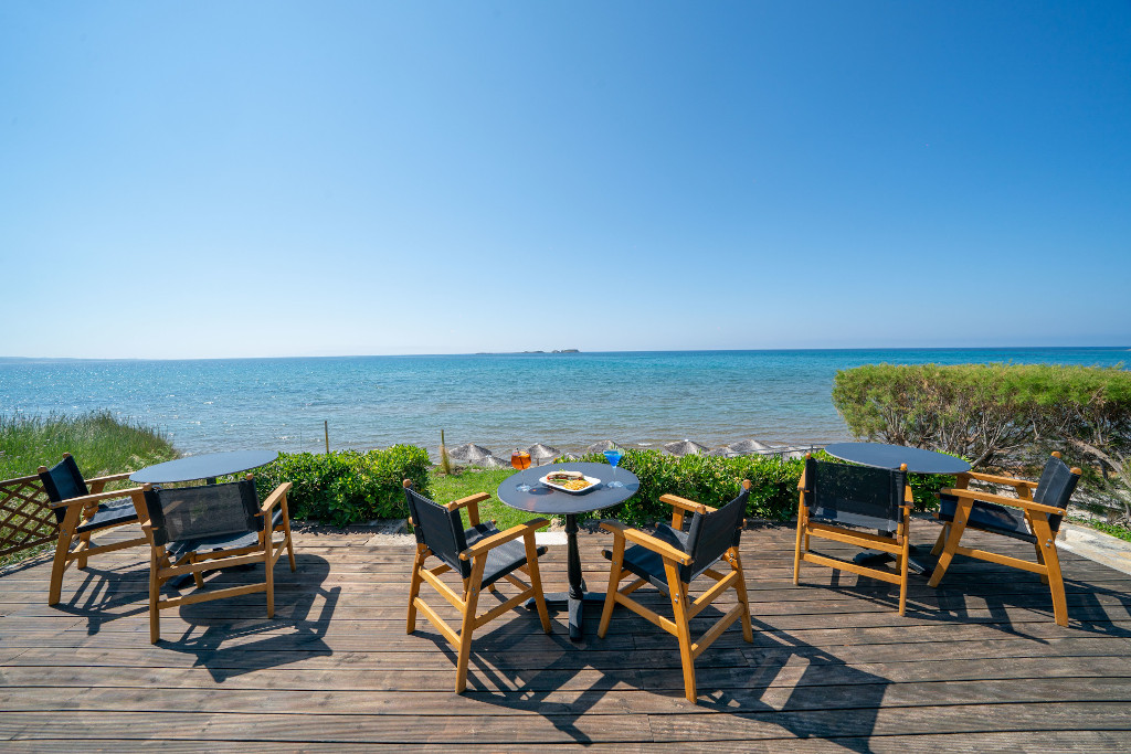 Costa Rossa 4 *