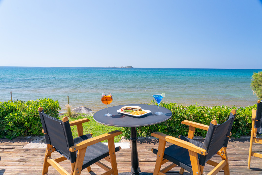 Costa Rossa 4 *