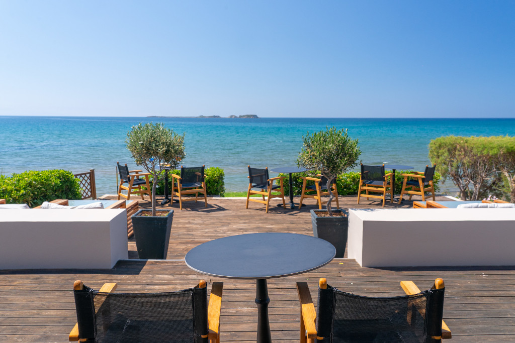 Costa Rossa 4 *