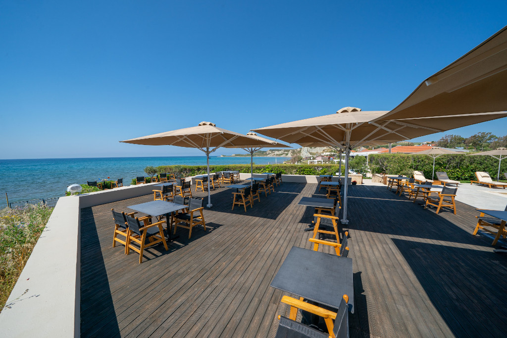 Costa Rossa 4 *