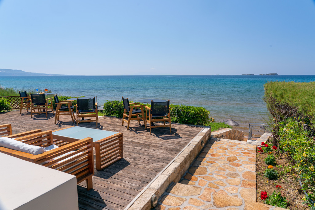 Costa Rossa 4 *
