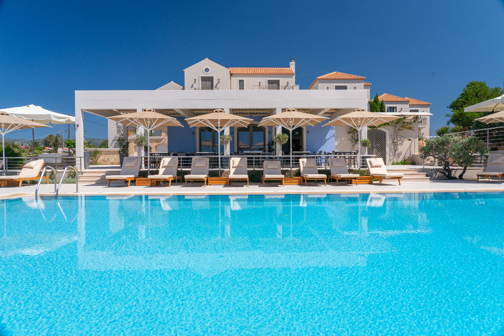Costa Rossa 4 *