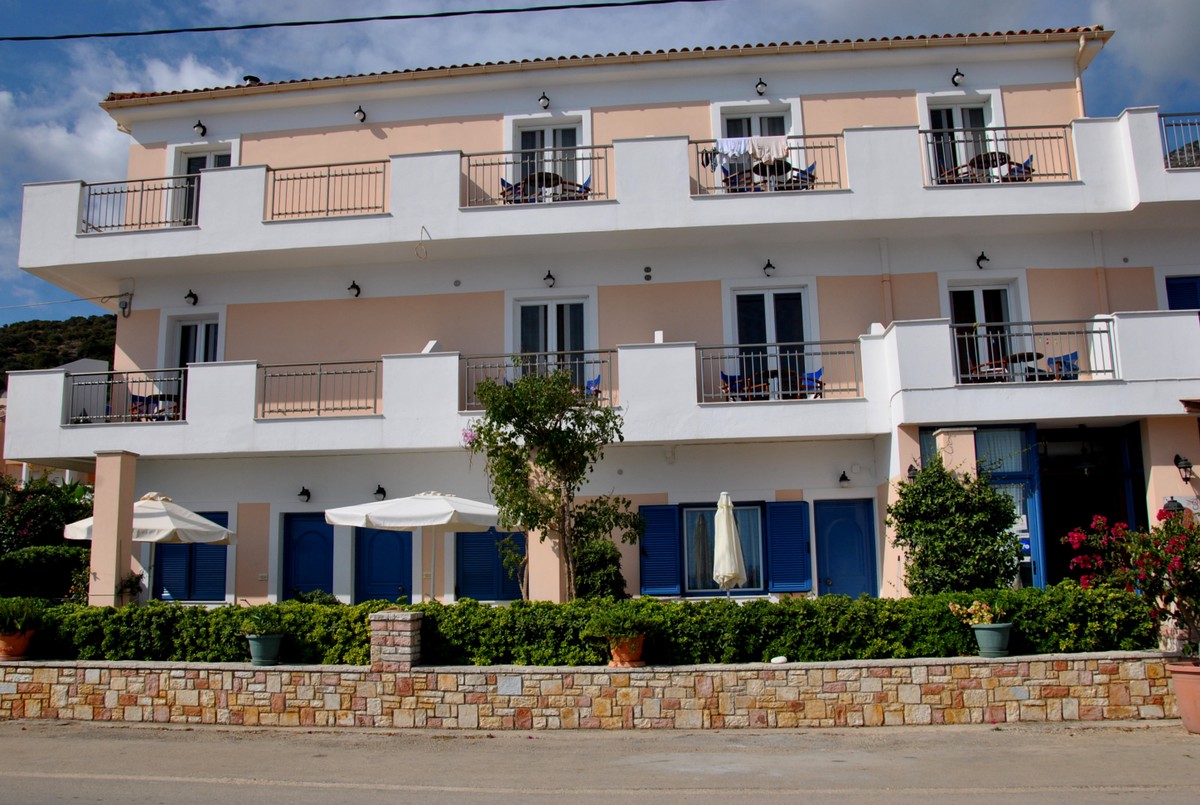 Kalypso Rooms 2 *