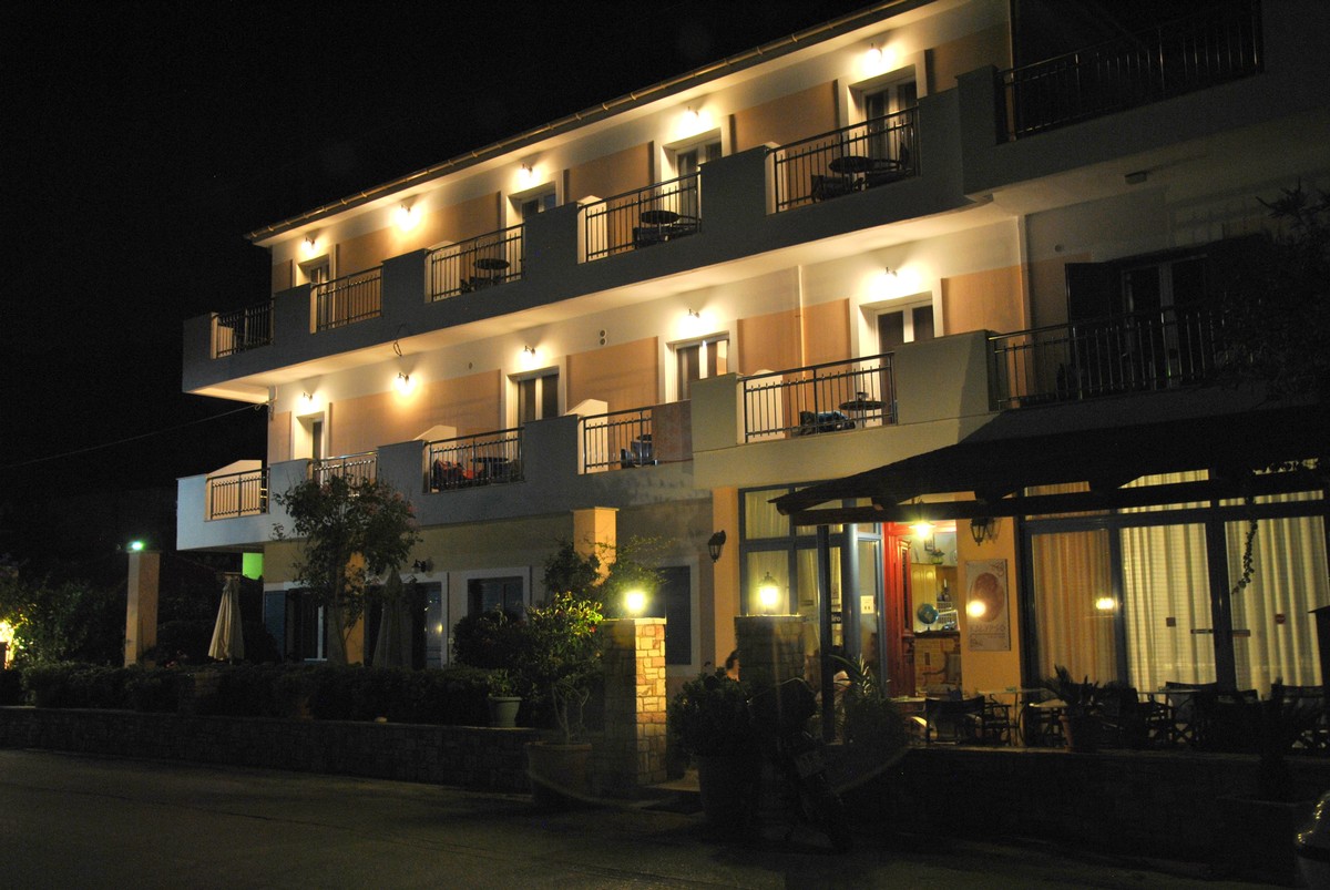 Kalypso Rooms 2 *