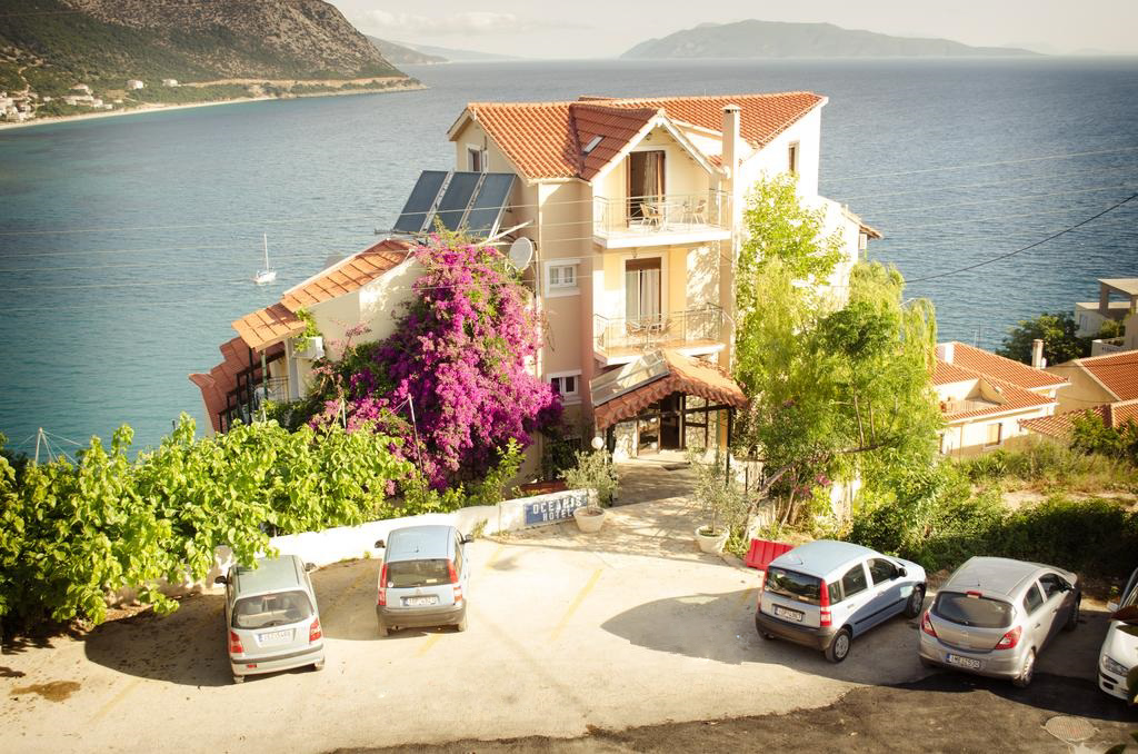Oceanis Hotel 2 *