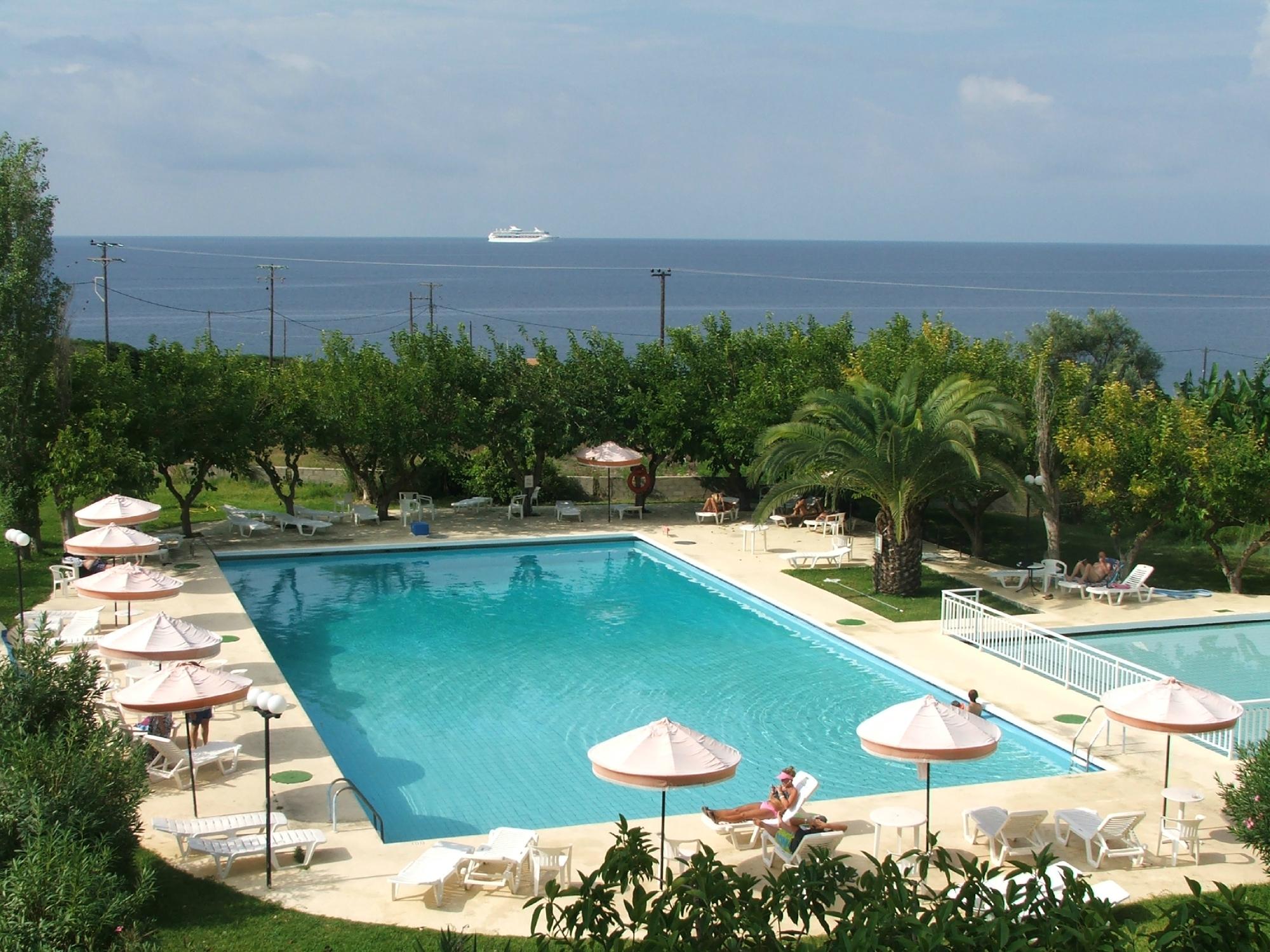 Irinna Hotel 3 *
