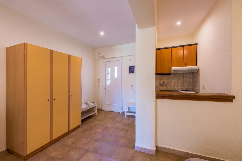 Sotiris Studios 2 *