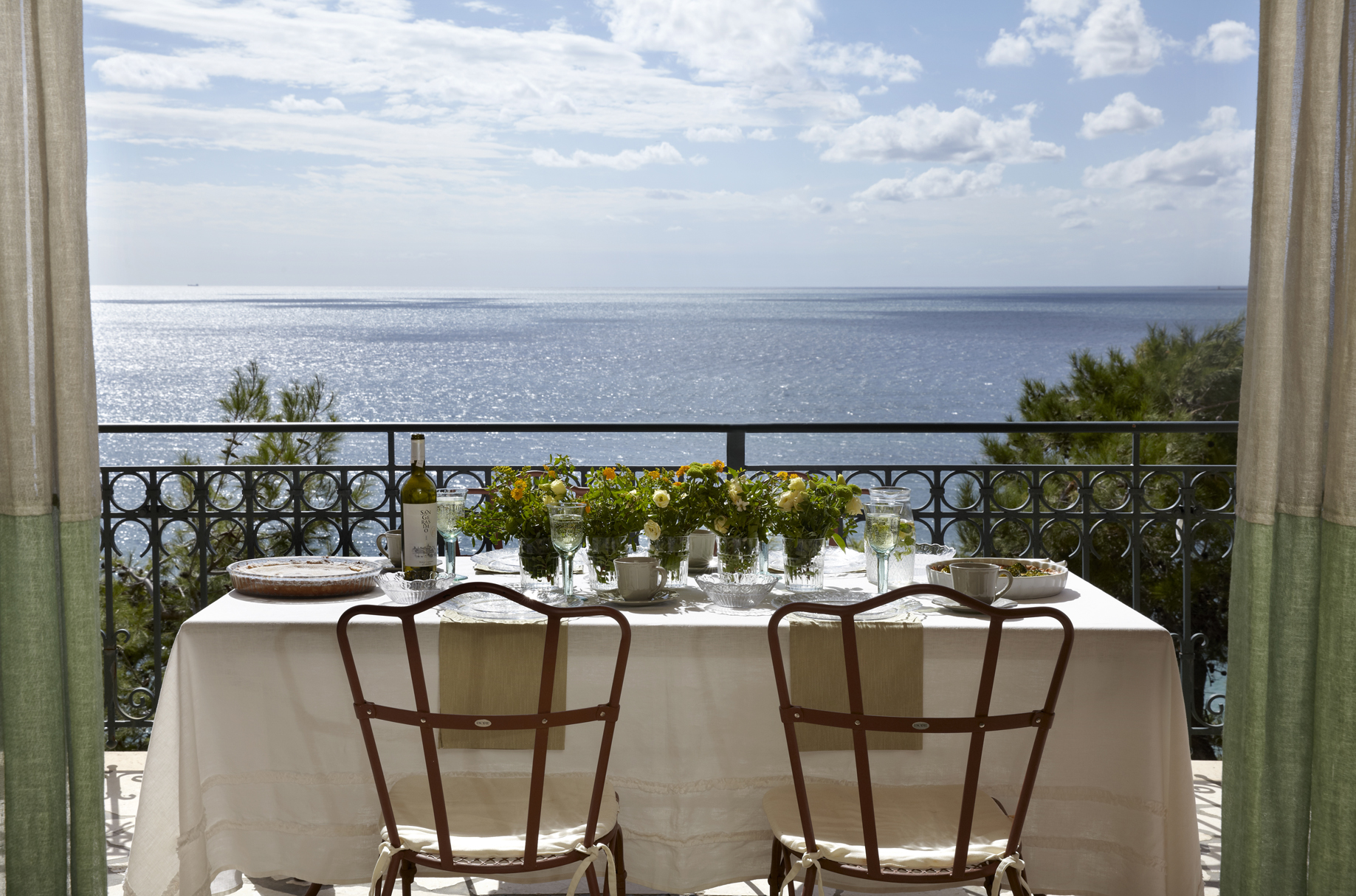 Avra Private Suites 3 *