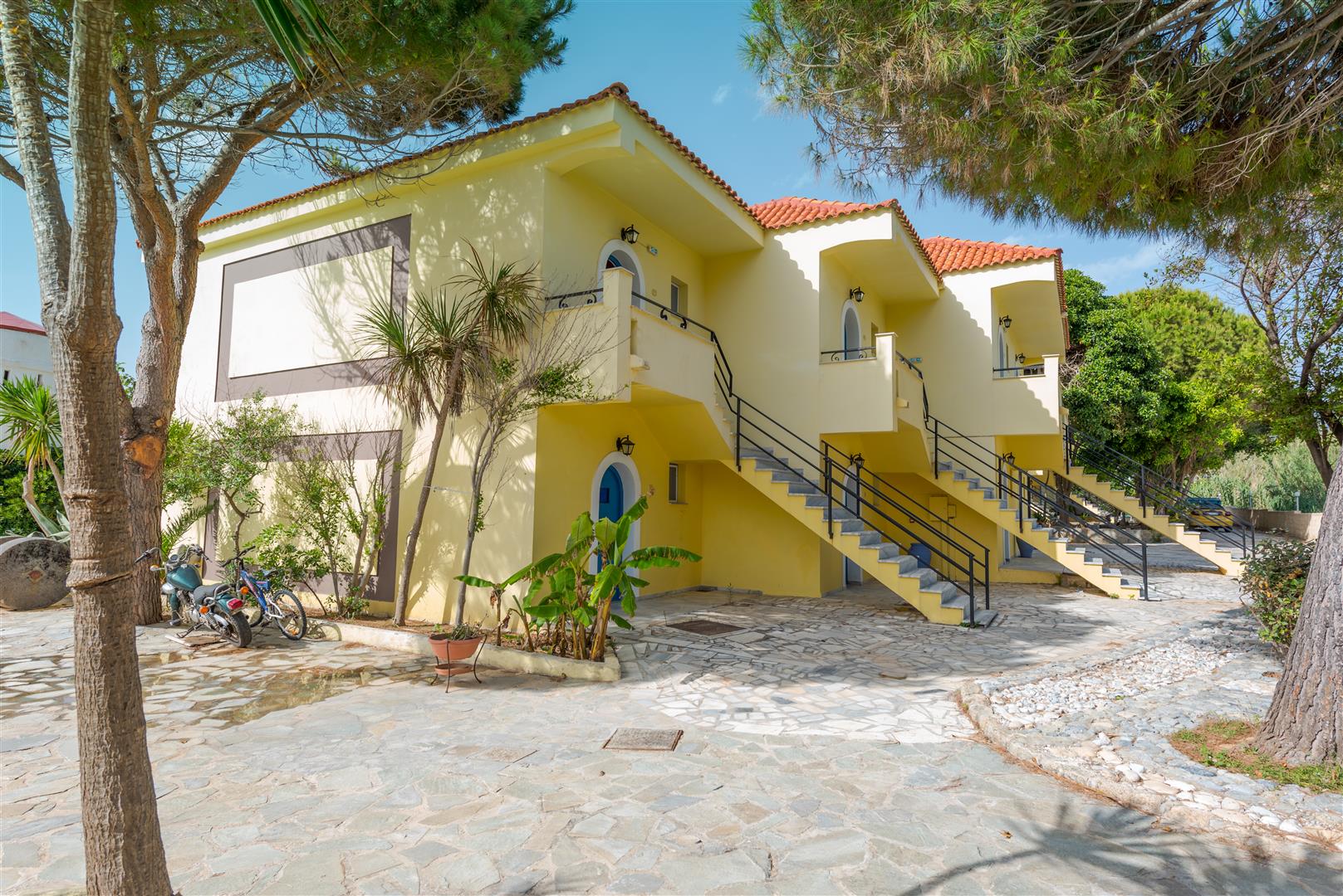Ammes Hotel & Apartments 2 *