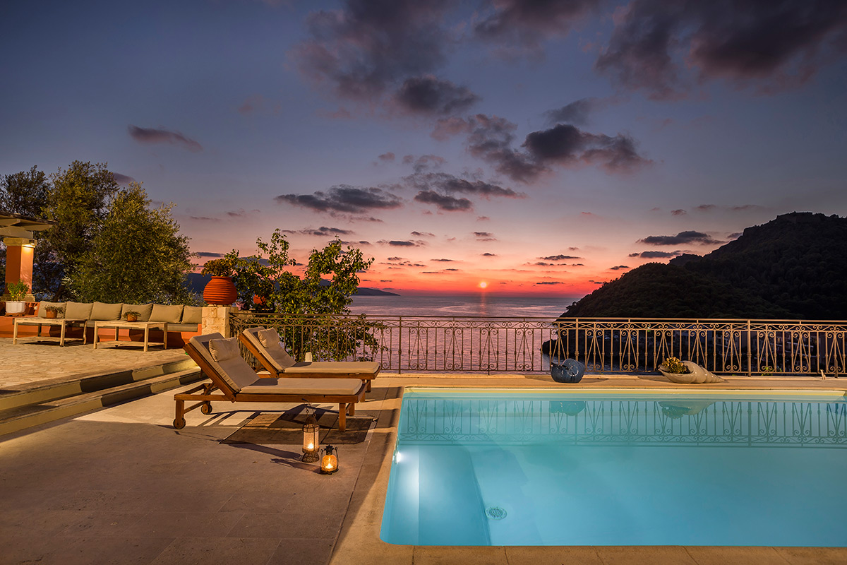 ROI Suites 4 *