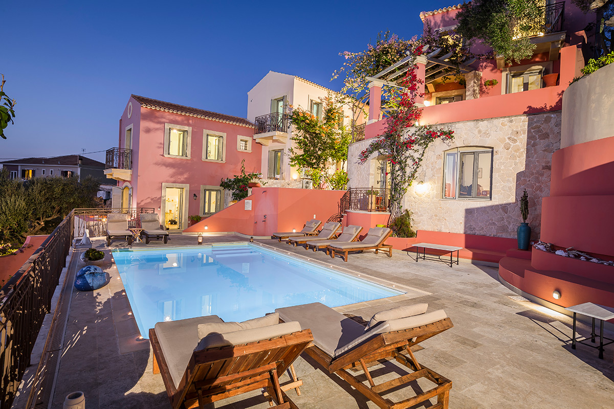 ROI Suites 4 *