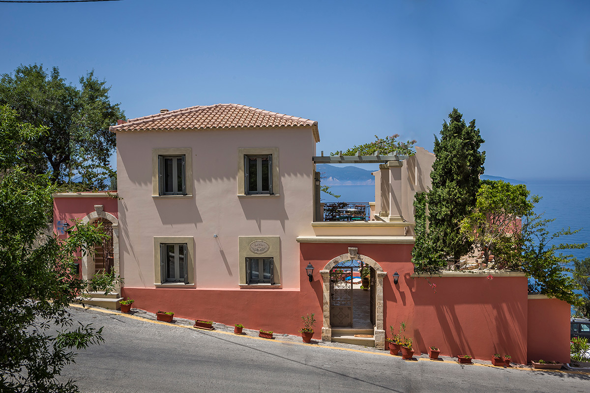 ROI Suites 4 *