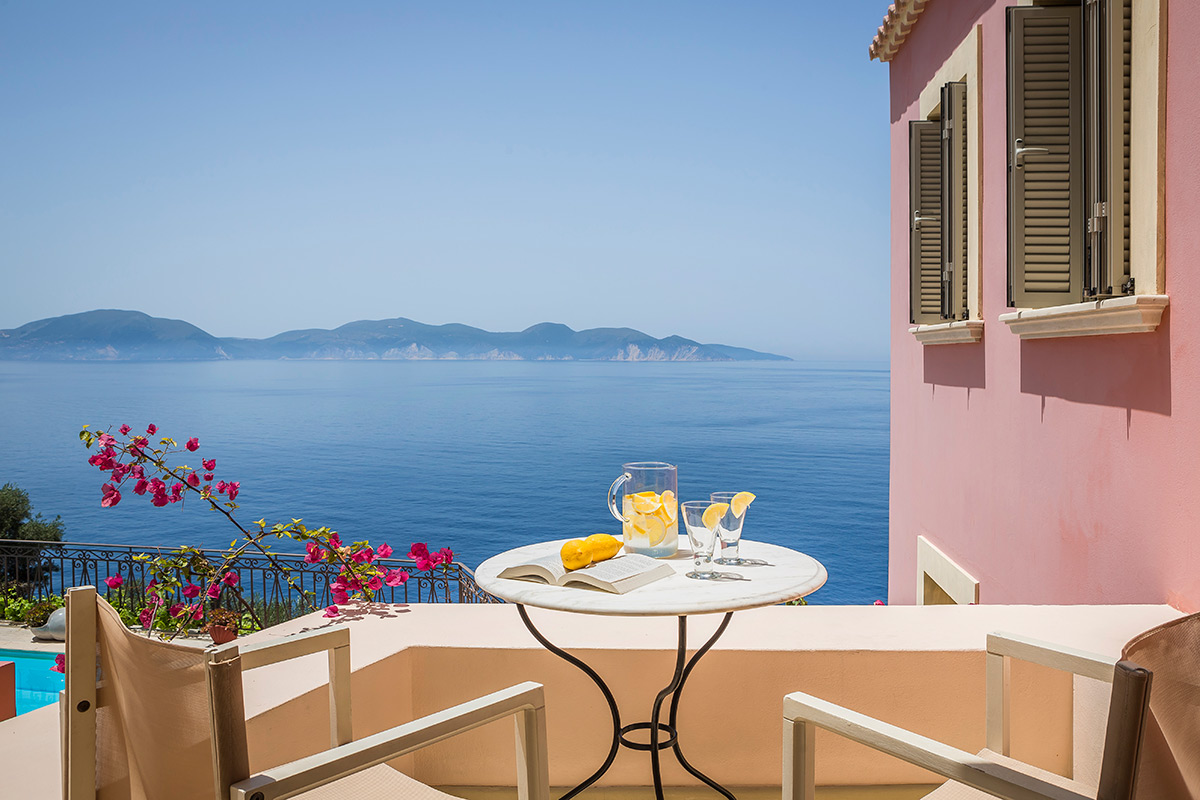 ROI Suites 4 *