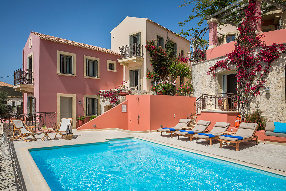 ROI Suites 4 *