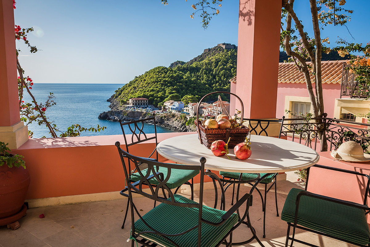 ROI Suites 4 *